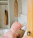 Bazar Bizar Antwerp The Oh My Gee kussenhoes - zalmroze - 30x50