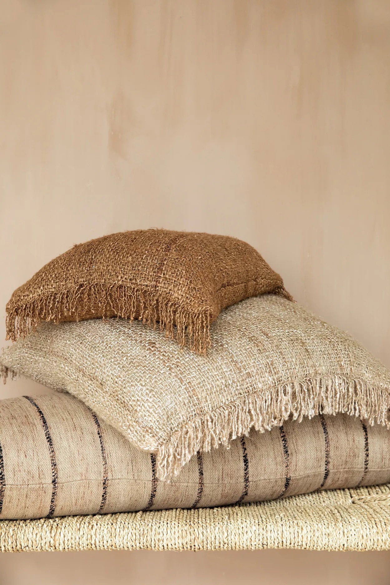 Bazar Bizar Antwerp The Oh My Gee kussenhoes - beige - 60x60 cm