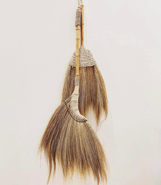 Bazar Bizar Antwerp De raffia bezem - naturel