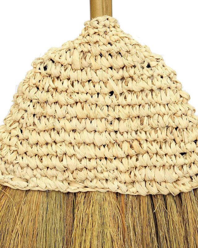 Bazar Bizar Antwerp De raffia bezem - naturel