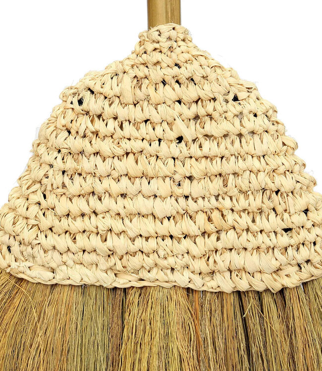 Bazar Bizar Antwerp De raffia bezem - naturel