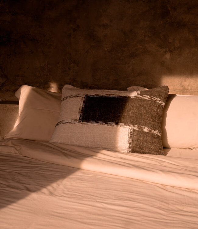 Bazar Bizar Antwerp De Cocoa patchwork-kussenhoes - natuurlijk bruin