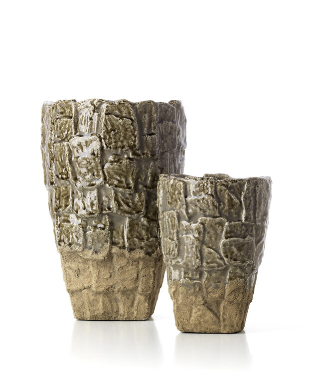 Bazar Bizar Antwerp Vaas met rotsstructuur - Grijze steen - L - 36x25x25 cm