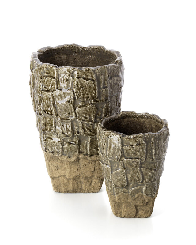 Bazar Bizar Antwerp Vaas met rotsstructuur - Grijze steen - L - 36x25x25 cm
