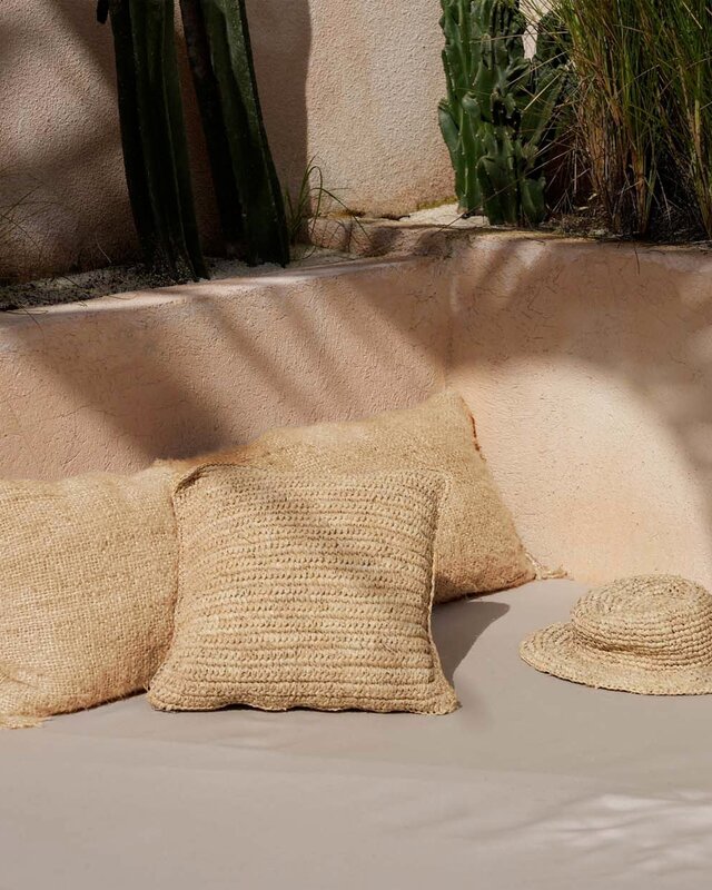 Bazar Bizar Antwerp The Oh My Gee kussenhoes - beige - 35x100