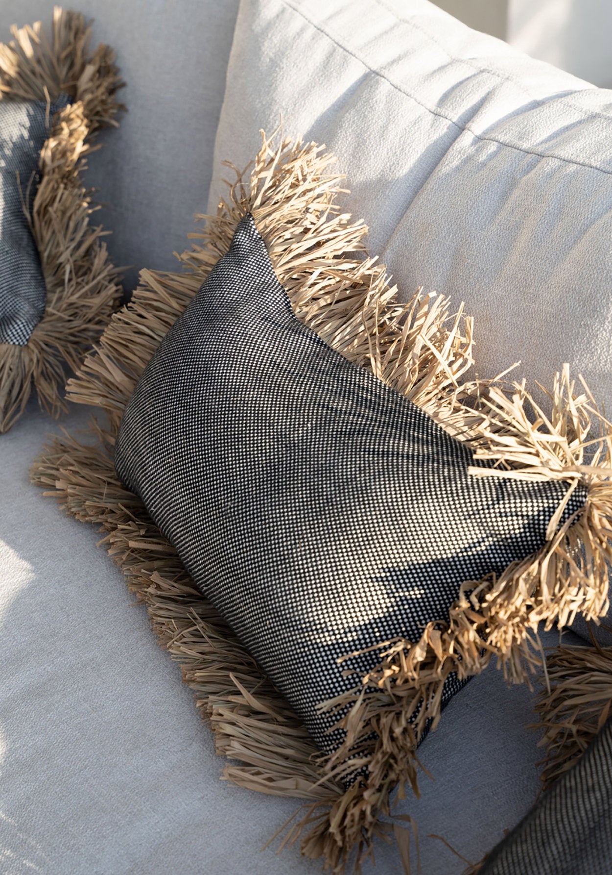 Bazar Bizar Antwerp De Cotton Bonita kussenhoes - Natural Black - 30x50 cm