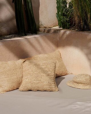 Bazar Bizar Antwerp The Oh My Gee kussenhoes - beige - 35x100