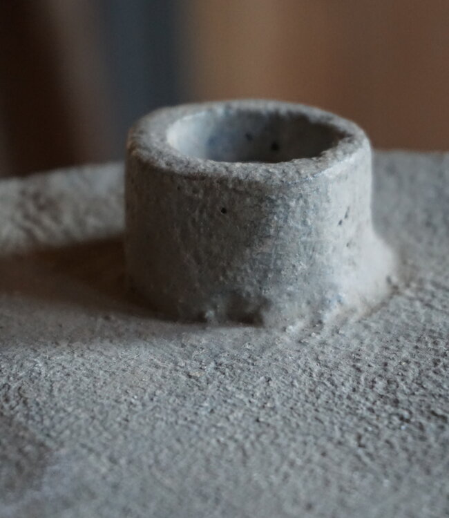 Rene Houtman Set Van 2 Kandelaren Op Schaal | Beton