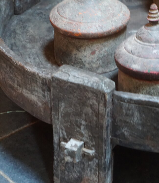 Rene Houtman Chakki Tafel | Uniek | H30 x D78 cm