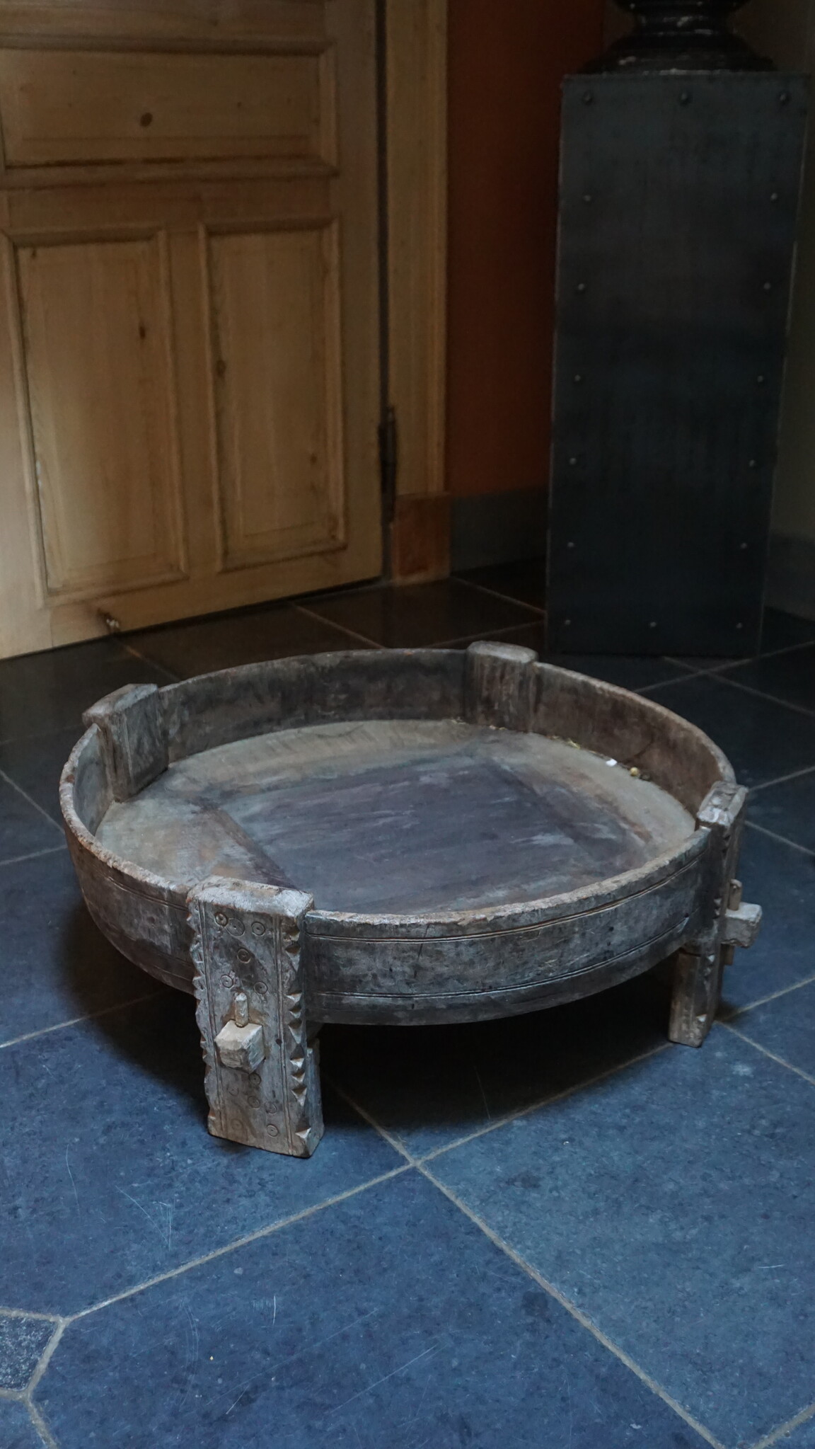 Rene Houtman Chakki Tafel | Uniek | H29 x D72 cm