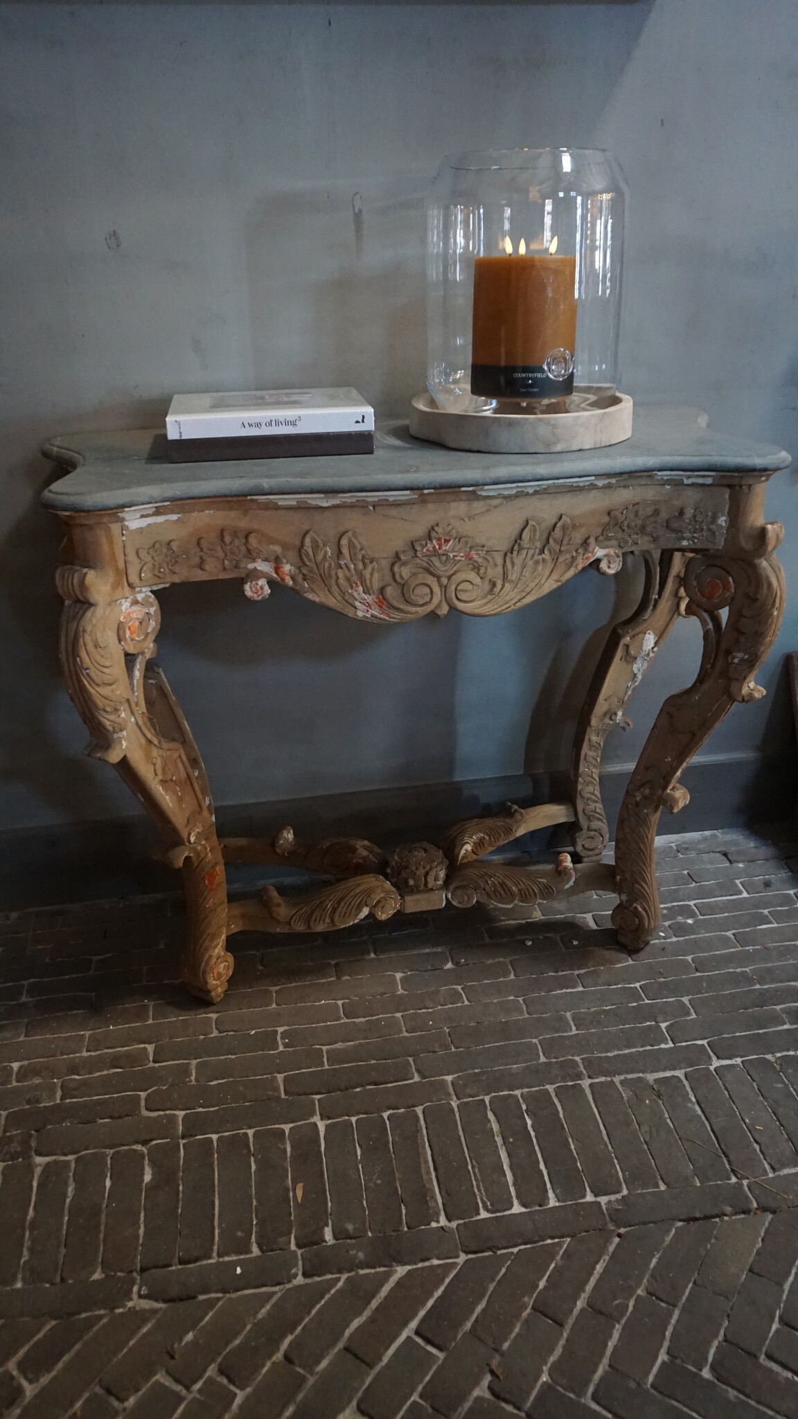 Rene Houtman Sidetable Barok | H89 x B105 x D48 cm