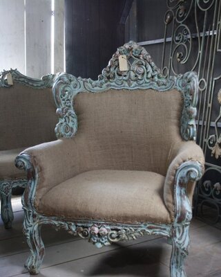 Rene Houtman Fauteuil Ralph Lauren stijl stof met houtsnijwerk