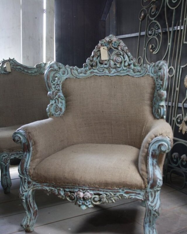Rene Houtman  Fauteuil Ralph Lauren stijl stof met houtsnijwerk