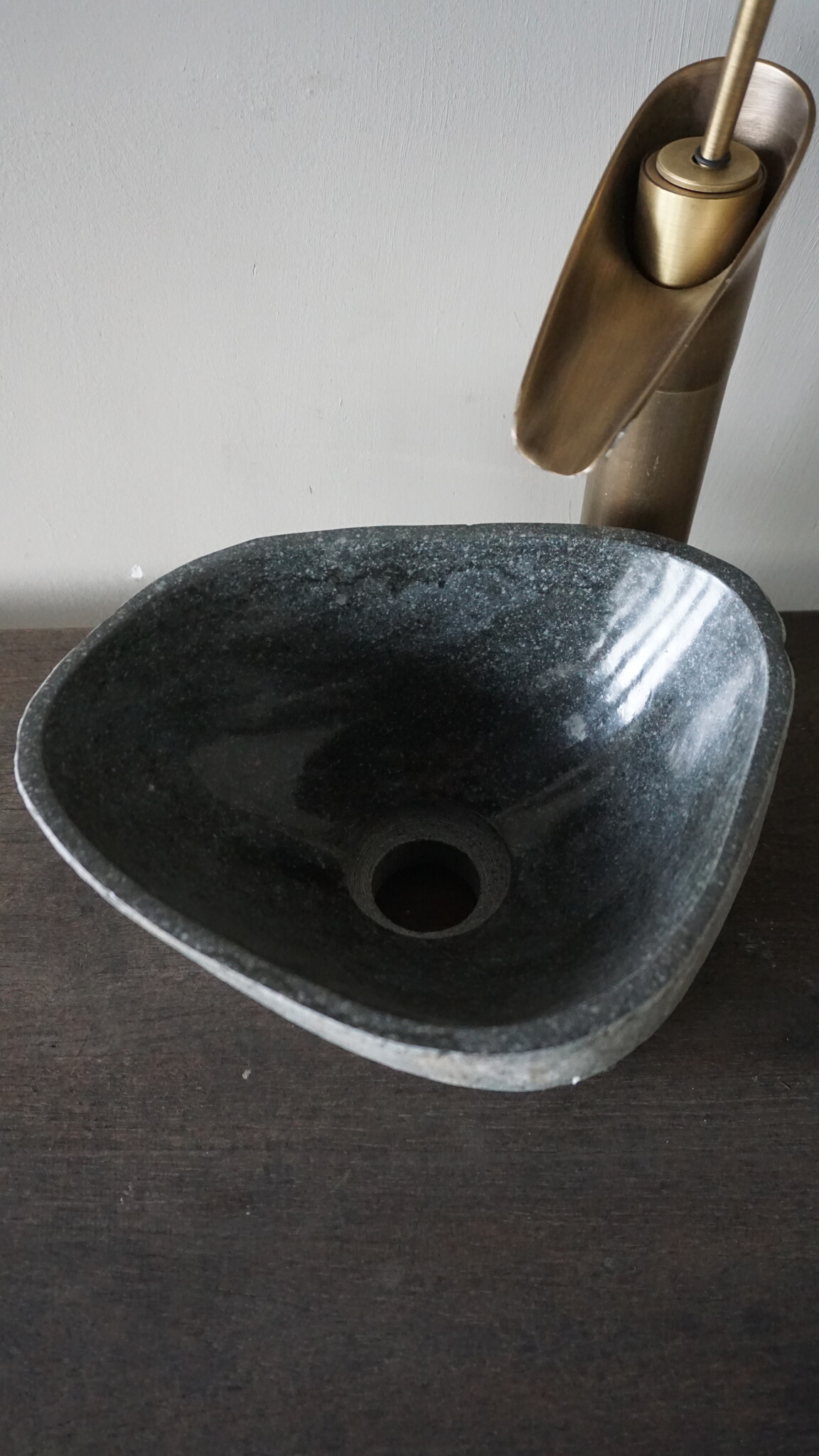 Rene Houtman Kleine Stenen Waskom + Spoelgat | H13 x B27 x D23 cm