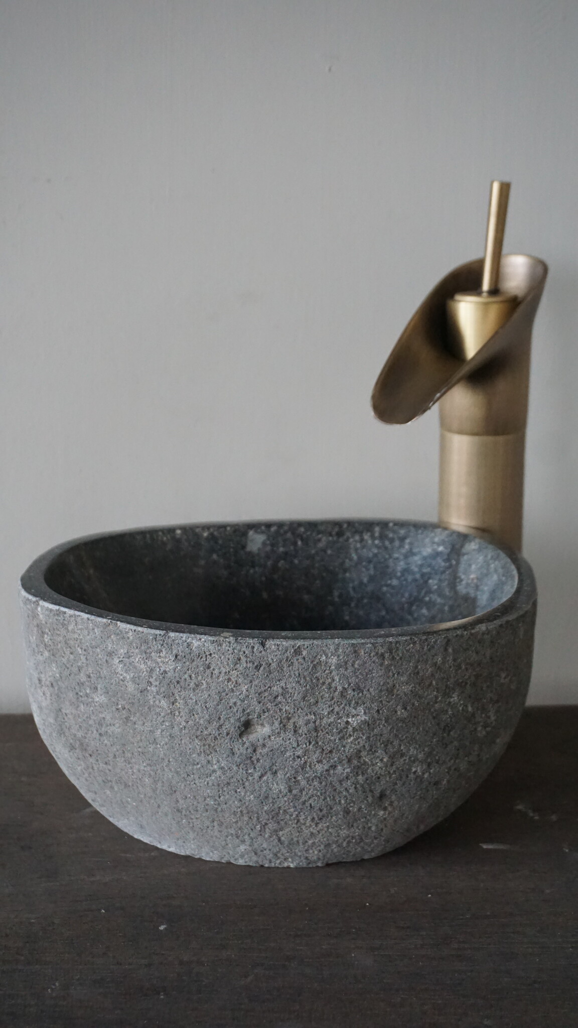 Rene Houtman Kleine Stenen Waskom + Spoelgat | H13,5 x B25 x D20 cm
