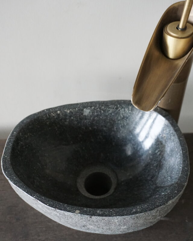 Rene Houtman Kleine Stenen Waskom + Spoelgat | H13,5 x B25 x D20 cm