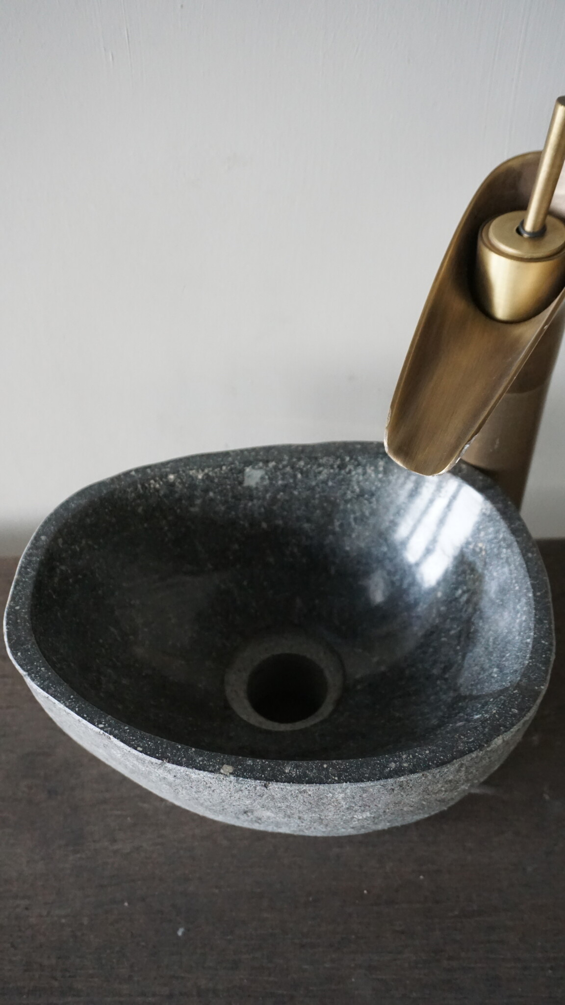 Rene Houtman Kleine Stenen Waskom + Spoelgat | H13,5 x B25 x D20 cm
