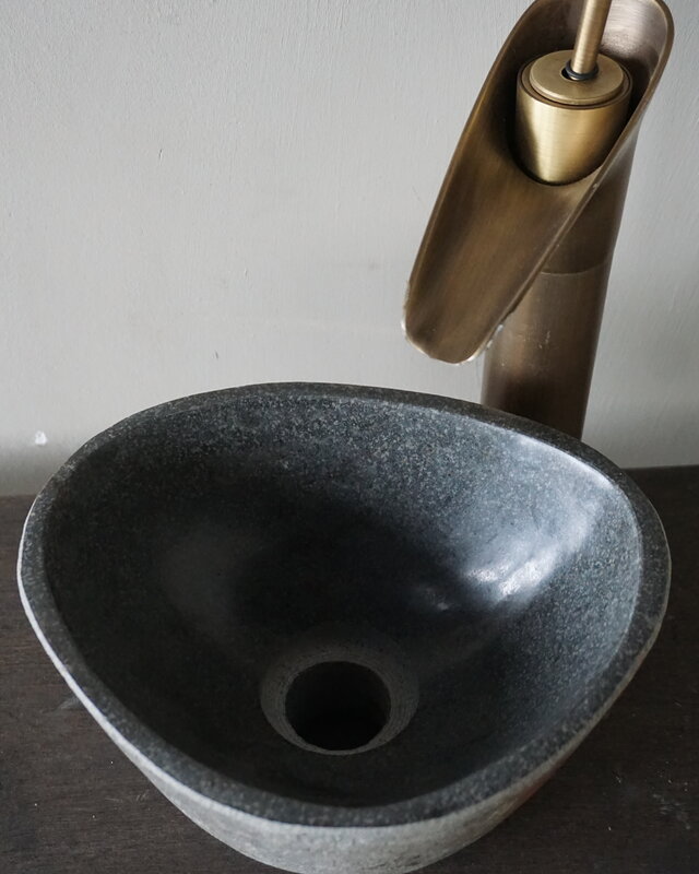 Rene Houtman Kleine Stenen Waskom + Spoelgat | H12,5 x B24 x D20 cm