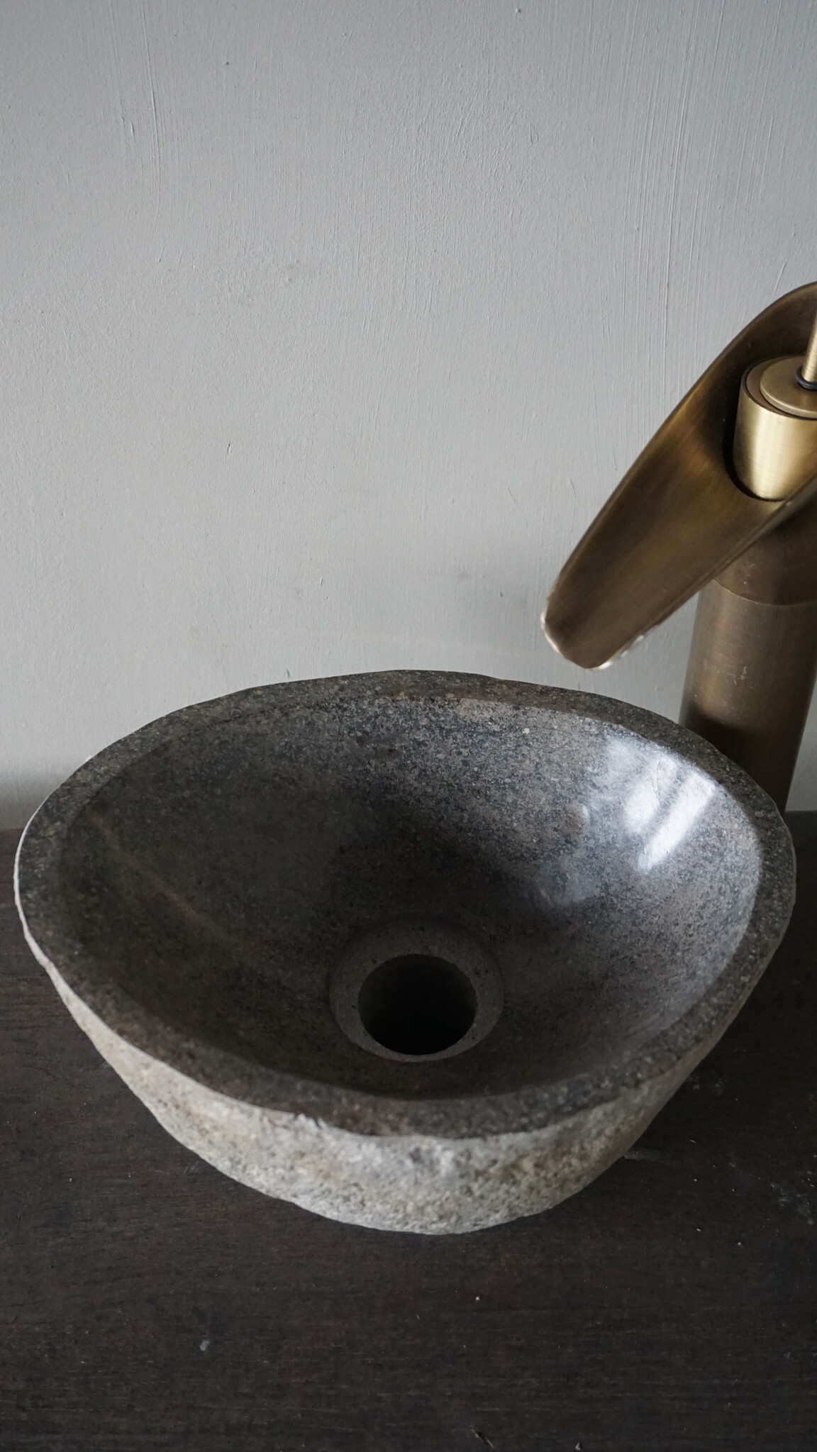 Rene Houtman Kleine Stenen Waskom + Spoelgat | H13,5 x B26 x D20,5 cm