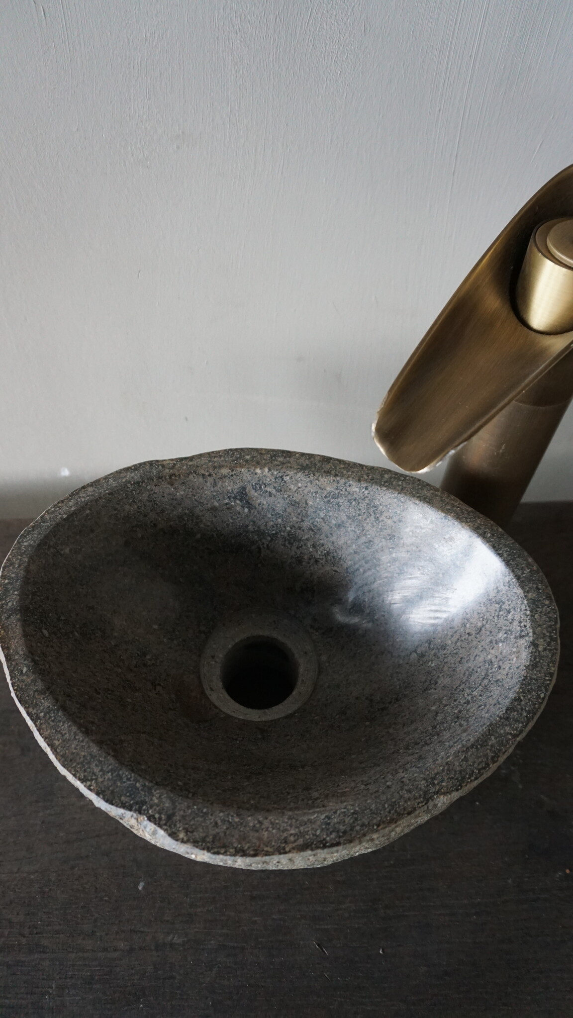 Rene Houtman Kleine Stenen Waskom + Spoelgat | H13 x B26 x D20 cm