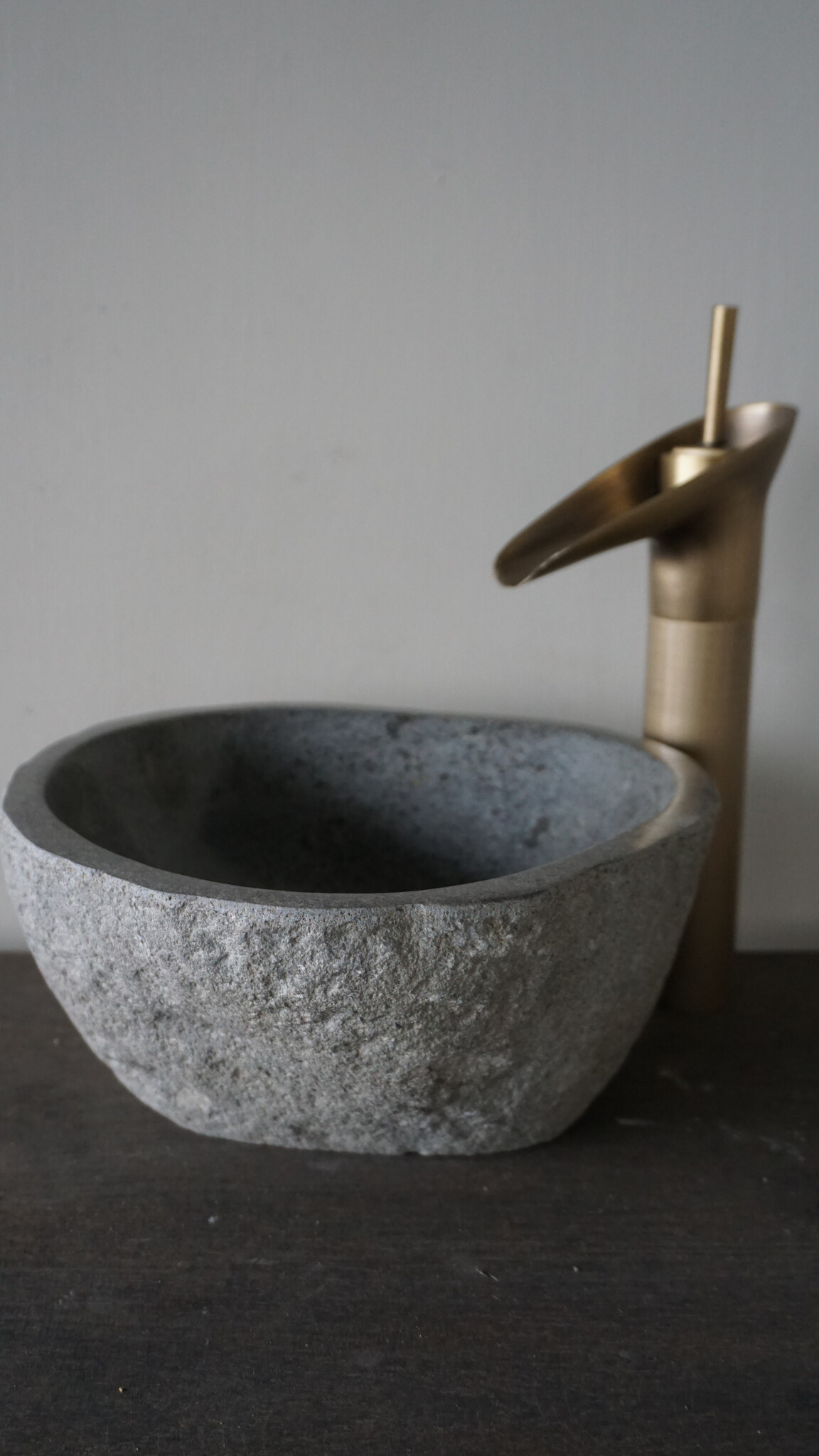 Rene Houtman Kleine Stenen Waskom + Spoelgat | H13,5 x B28 x D28 cm