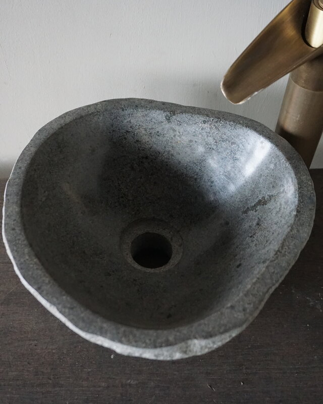Rene Houtman Kleine Stenen Waskom + Spoelgat | H13,5 x B28 x D28 cm