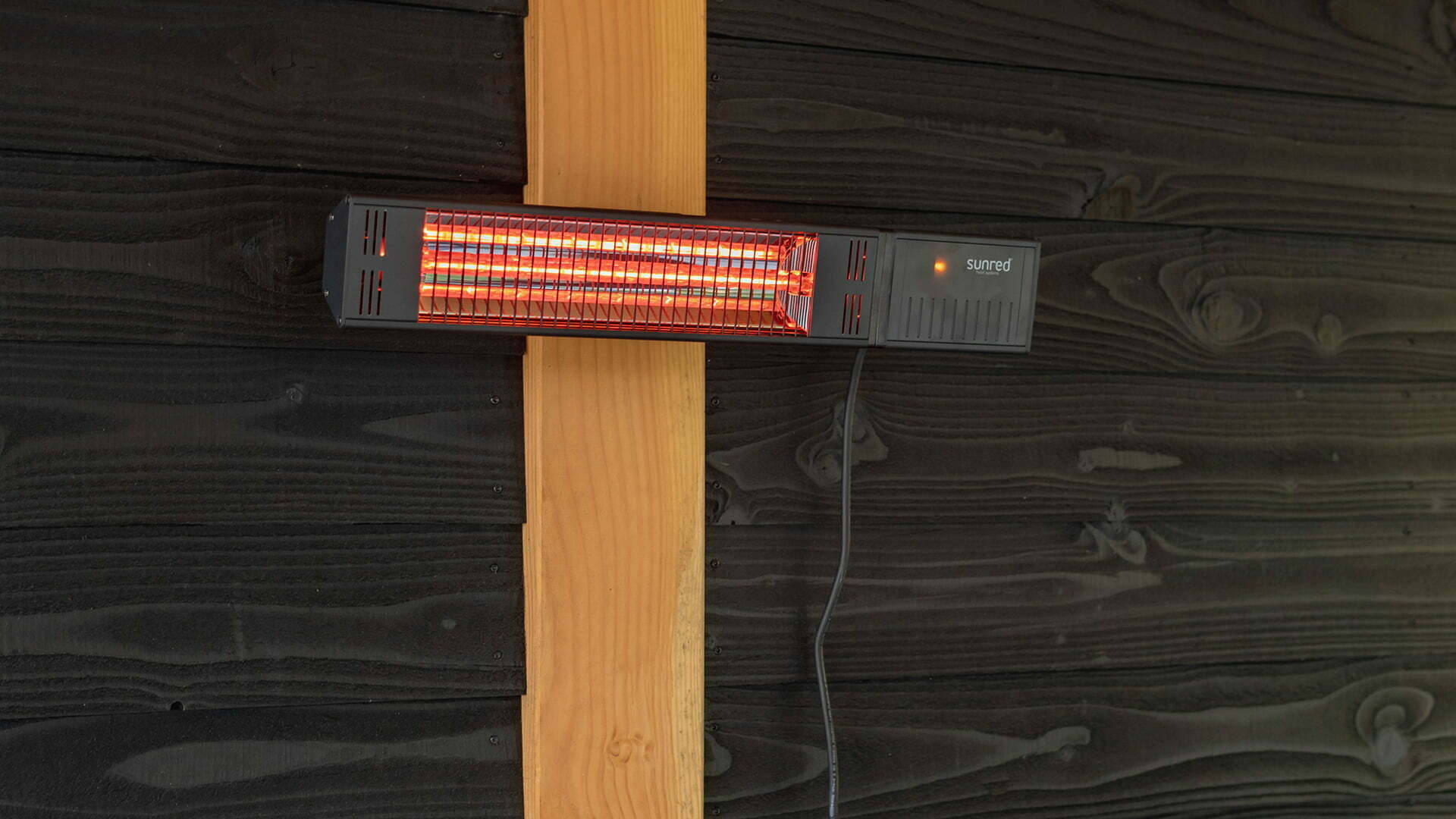 SUNRED Fortuna Ultra Wandmodel Zwart 1500 Watt