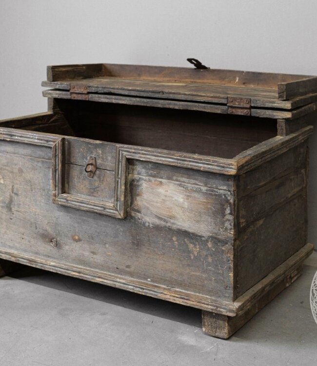 Be-Uniq Oude Dekenkist | India | Uniek Exemplaar H41xB64xD41 Cm