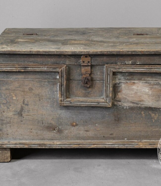 Be-Uniq Oude Dekenkist | India | Uniek Exemplaar H41xB64xD41 Cm