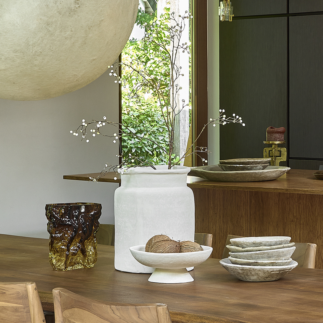 Raw Materials Amsterdam Decoratieve Vaas Mandore L | Krijt | 37,5x37,5x35 cm