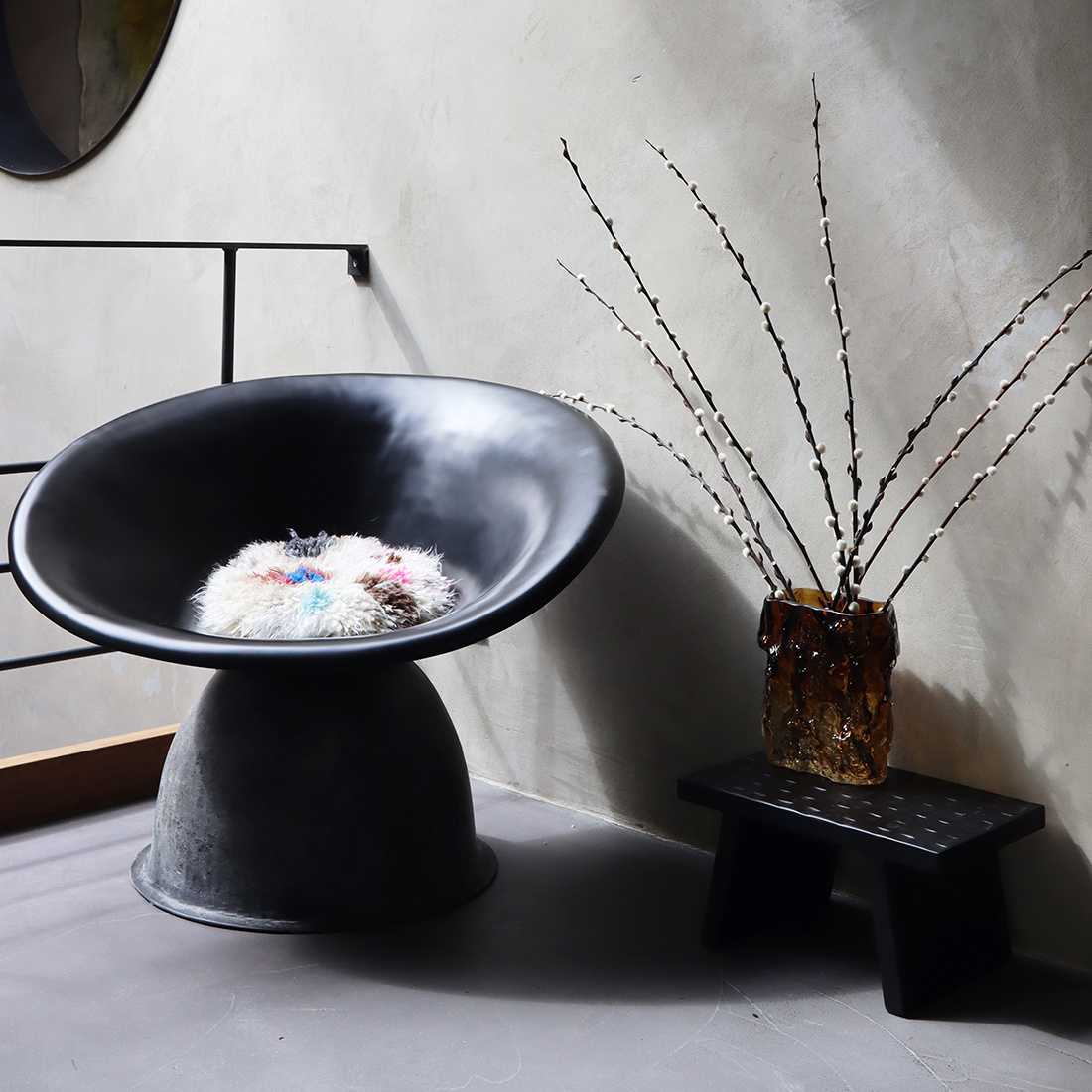 Raw Materials Amsterdam Bijzettafel | Mangohout | Zwart | B25 x H20 x L40 cm