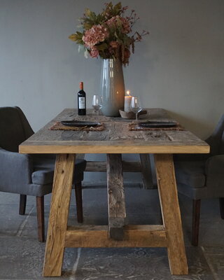 Rene Houtman Oud Eikenhouten Tafel | L270 x D100 x H80 cm