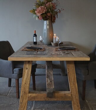 Rene Houtman Oud Eikenhouten Tafel | L270 x D100 x H80 cm