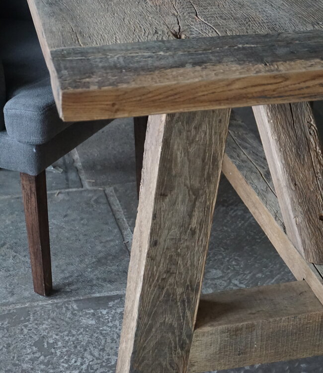 Rene Houtman Oud Eikenhouten Tafel | Nr 2 | L250 x D100 x H79 cm
