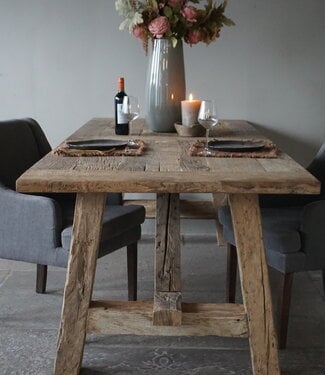 Rene Houtman Oud Eikenhouten Tafel | L252 x D100 x H78 cm