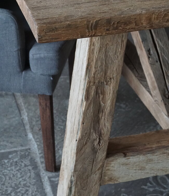 Rene Houtman Oud Eikenhouten Tafel | L252 x D100 x H78 cm