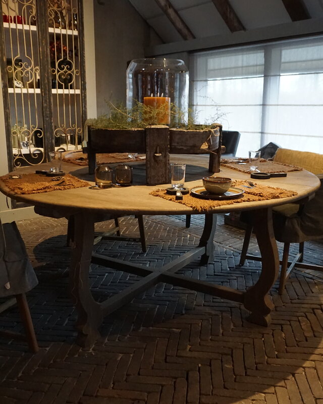 Rene Houtman Ronde Tafel | Olmhout | H76 x D175 cm