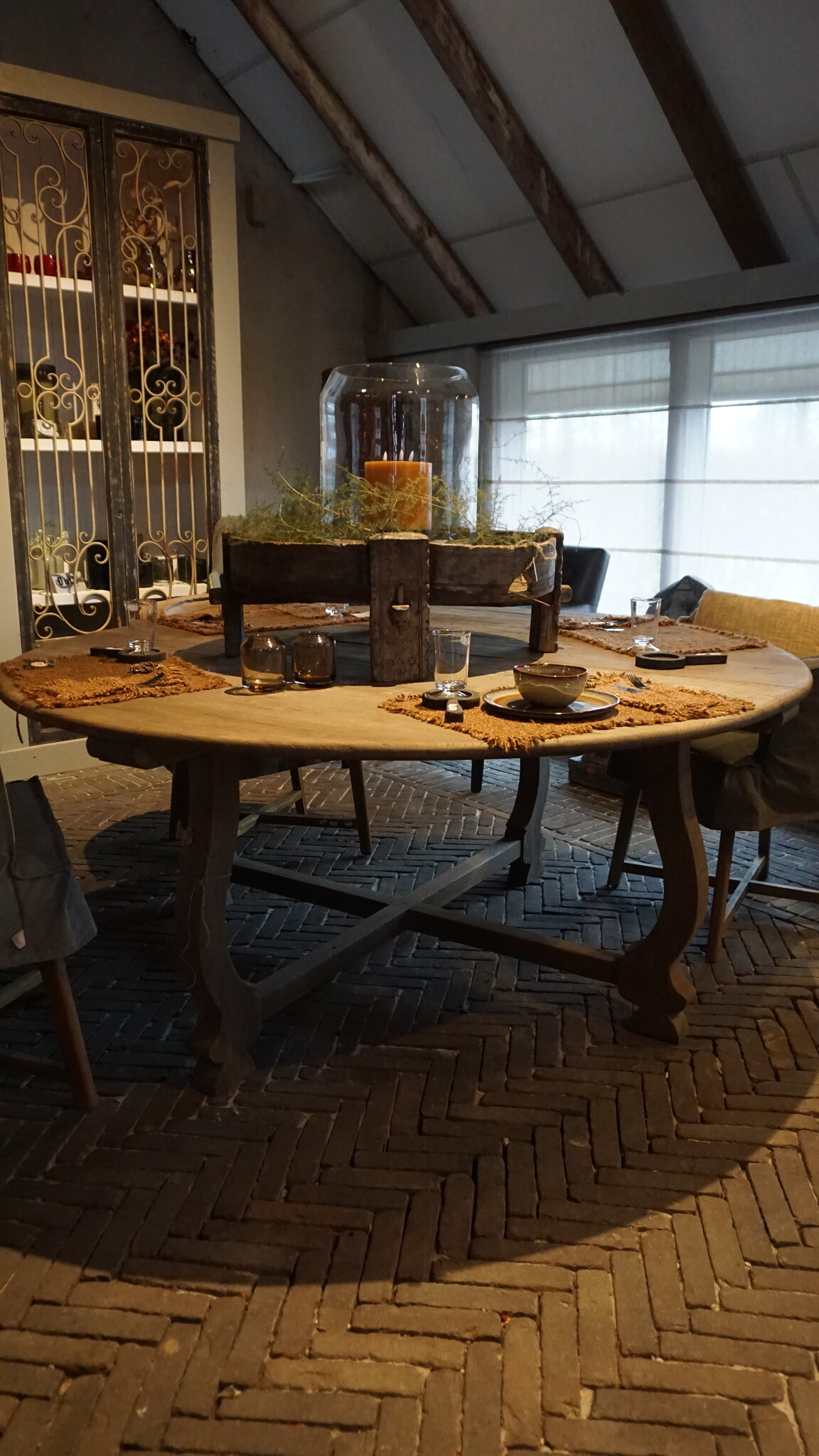 Rene Houtman Ronde Tafel | Olmhout | H76 x D175 cm