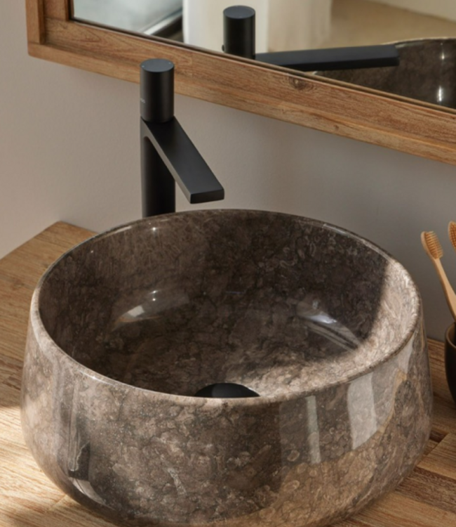 Rene Houtman  Rene Houtman | Marmer Grijs | B40 x D40 x H15 cm