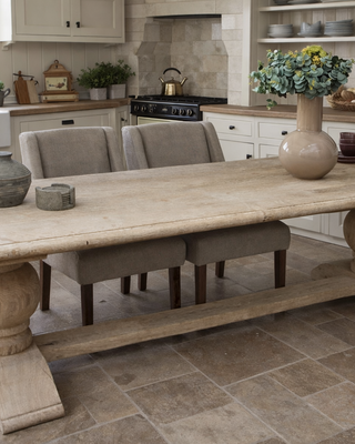 Rene Houtman Eiken Tafel Met Bolpoot | H75xB280xD92 cm