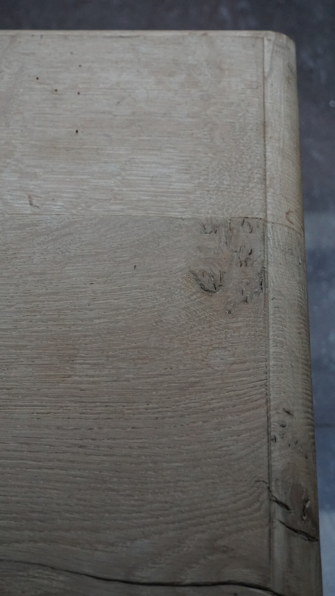 Rene Houtman Eiken Tafel Met Bolpoot | H75xB280xD92 cm