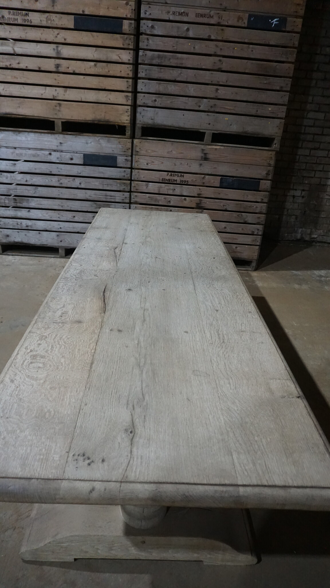 Rene Houtman Eiken Tafel Met Bolpoot | H75xB265xD90 cm