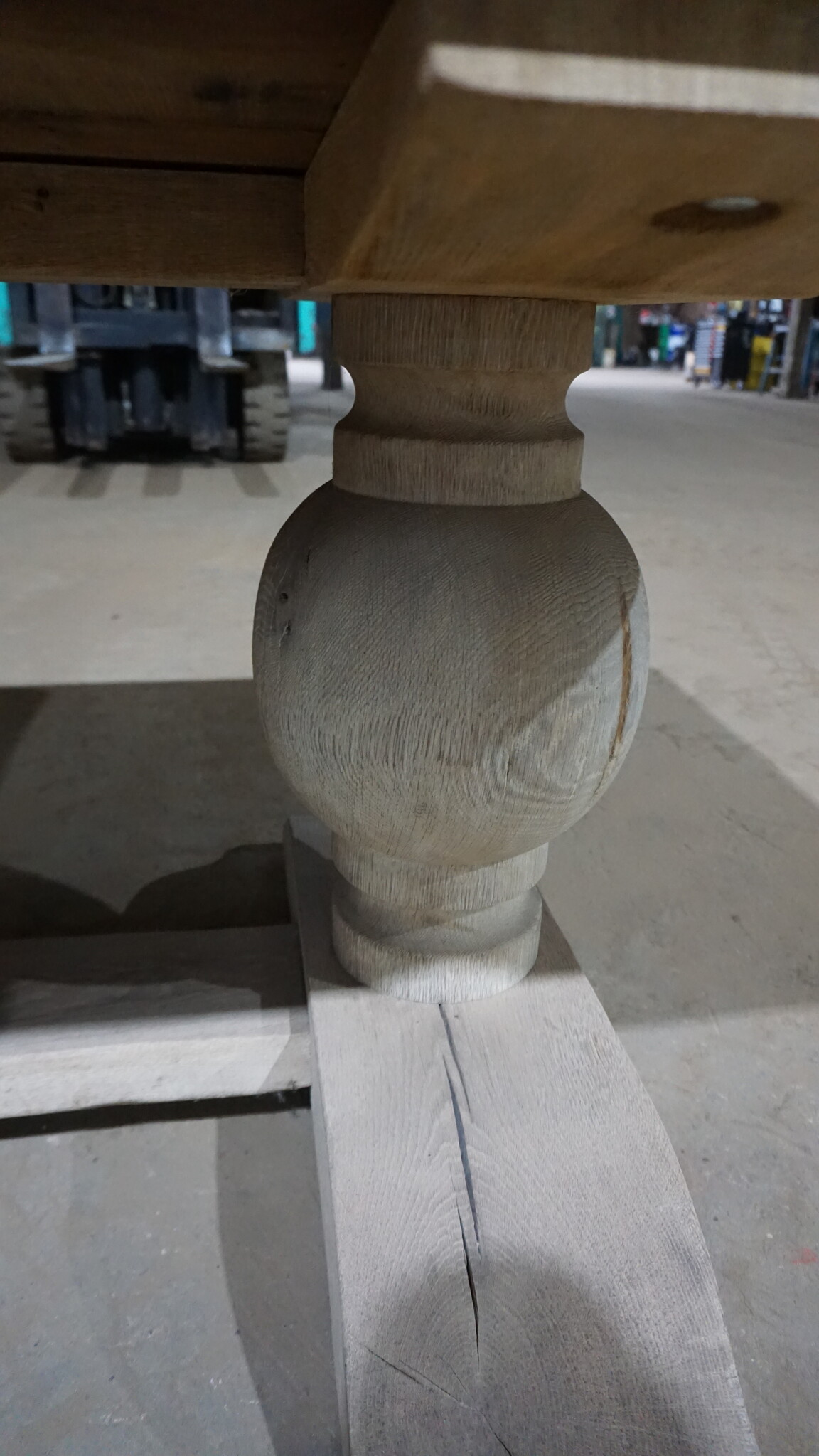 Rene Houtman Eiken Tafel Met Bolpoot | H75xB265xD90 cm