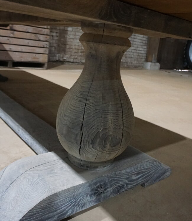 Rene Houtman Eiken Tafel Met Perenpoot | H75xB375xD90 cm