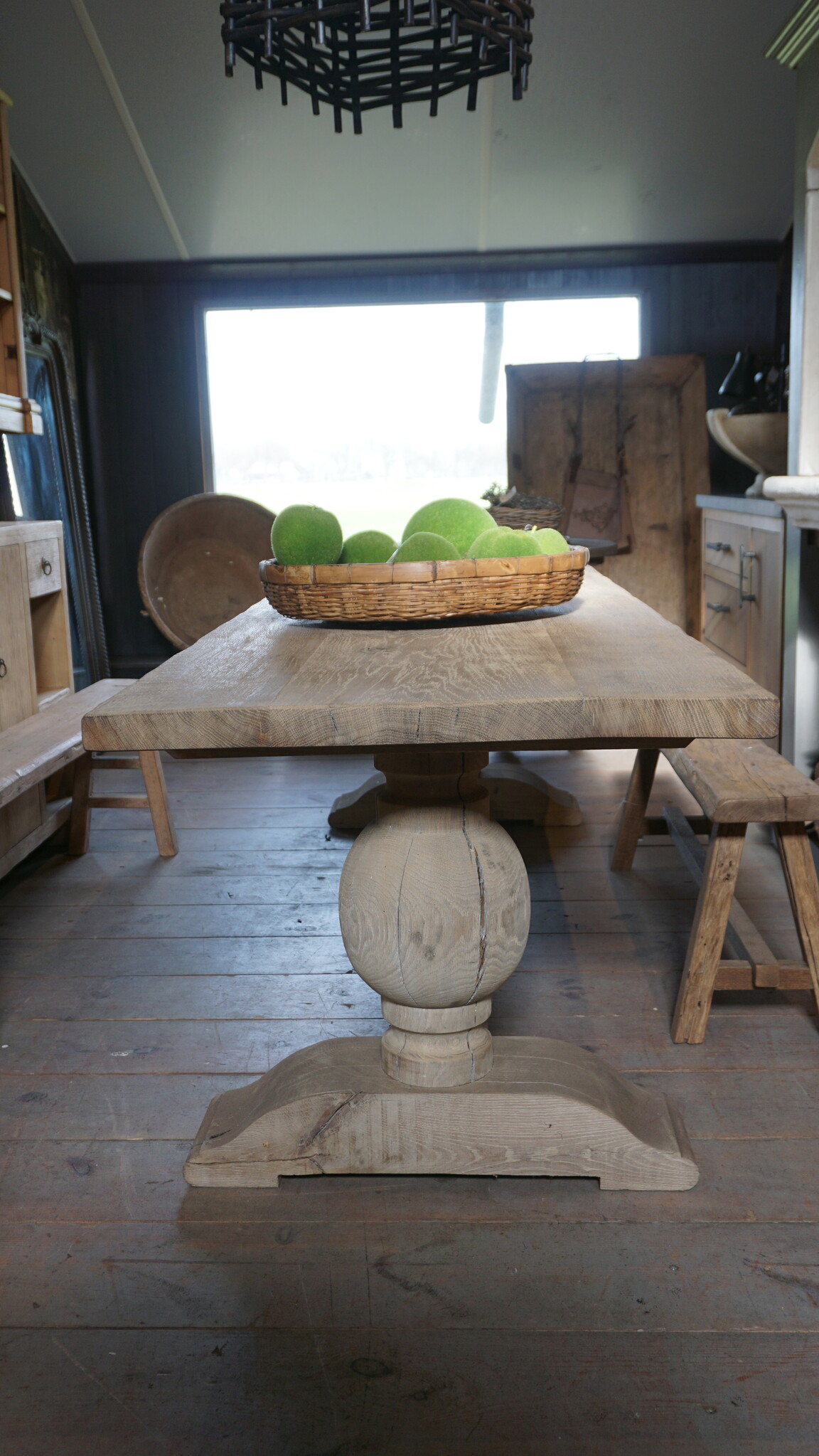 Rene Houtman Eiken Tafel Met Bolpoot | H75xB260xD80 cm