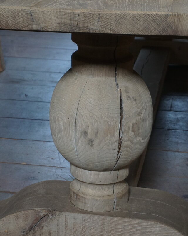 Rene Houtman Eiken Tafel Met Bolpoot | H75xB260xD80 cm