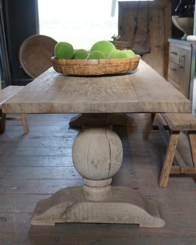 Rene Houtman Eiken Tafel Met Bolpoot | H75xB260xD80 cm