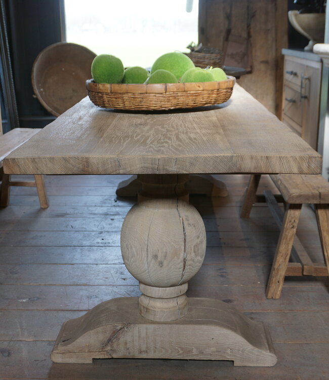 Rene Houtman Eiken Tafel Met Bolpoot | H75xB260xD80 cm