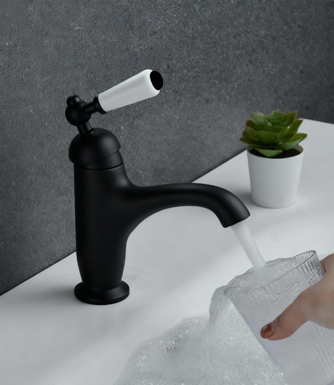 Rene houtman Nostalgische Wastafelkraan | Zwart