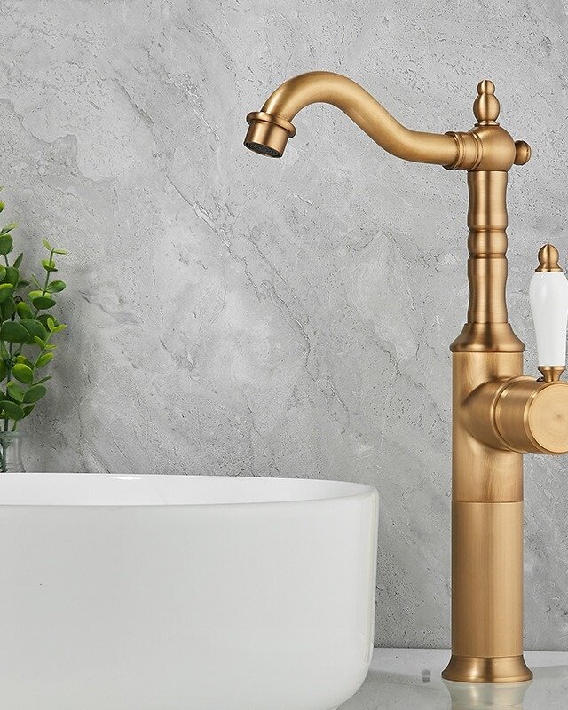 Rene Houtman Landelijke Wastafelkraan Hoog | Bronskleur
